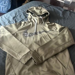 Green nike therma-fit tracksuit hoodie